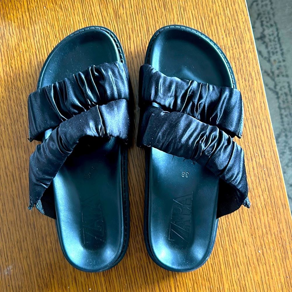 Zara sandals size 38 (7 US)